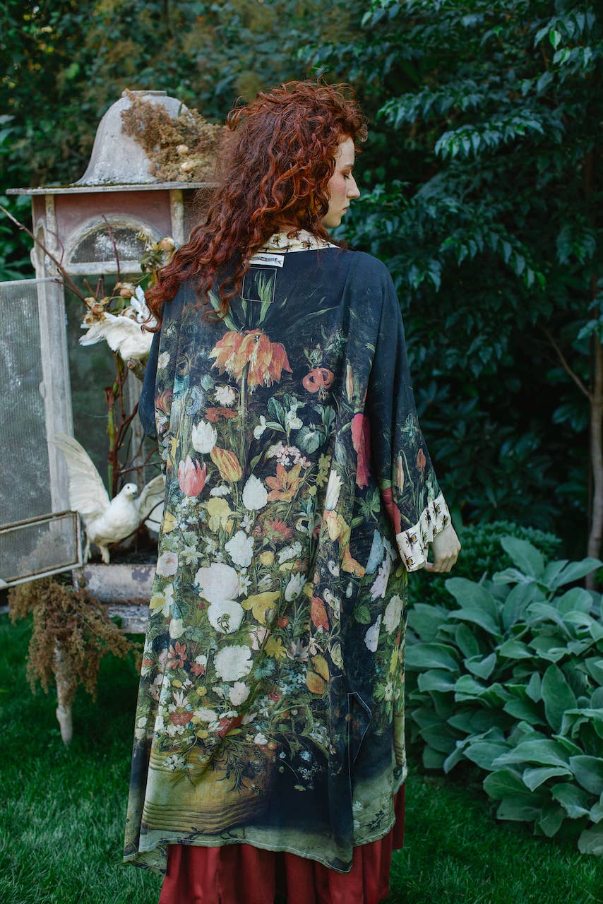 Market of Stars - I Dream In Flowers Bamboo Duster Kimono Robe with Bees: Classic