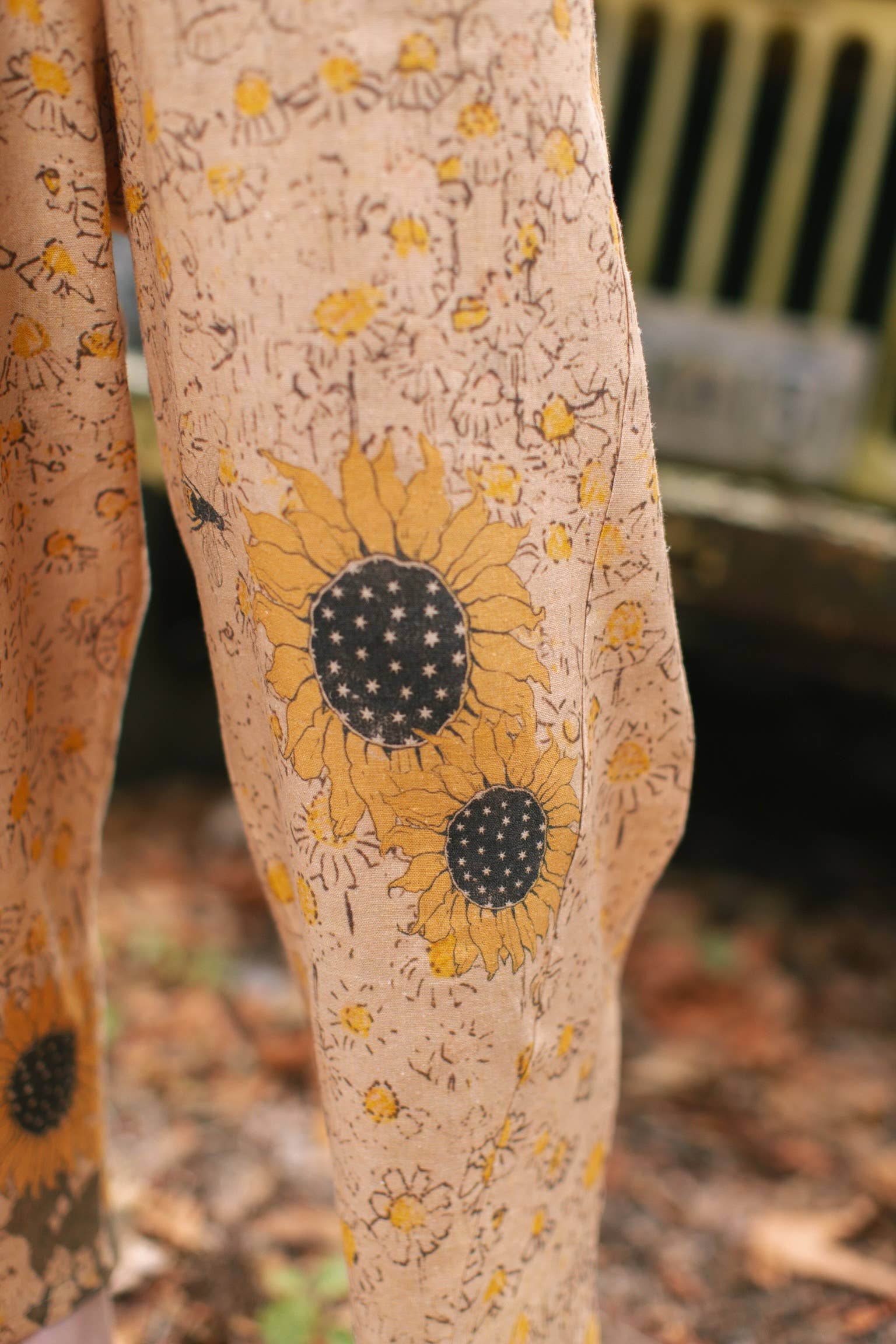 Milk & Honey Linen Cropped Artist Pant w/ Sunflower