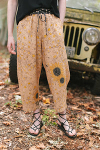 Milk & Honey Linen Cropped Artist Pant w/ Sunflower