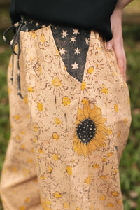 Milk & Honey Linen Cropped Artist Pant w/ Sunflower